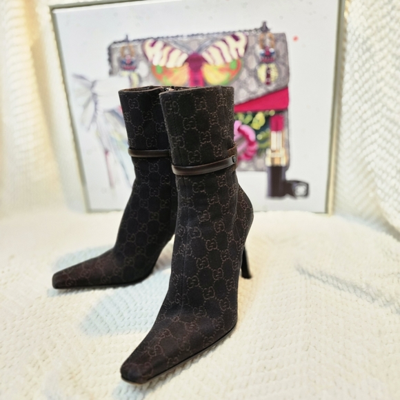 ✅️ SOLD ✅️ Authentic Vintage Gucci x Tom Ford Brown Boots (Orig. Ret $1350) - Picture 5 of 11